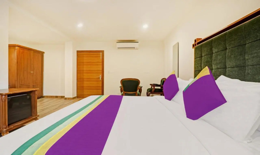 Treebo Premium Vahada