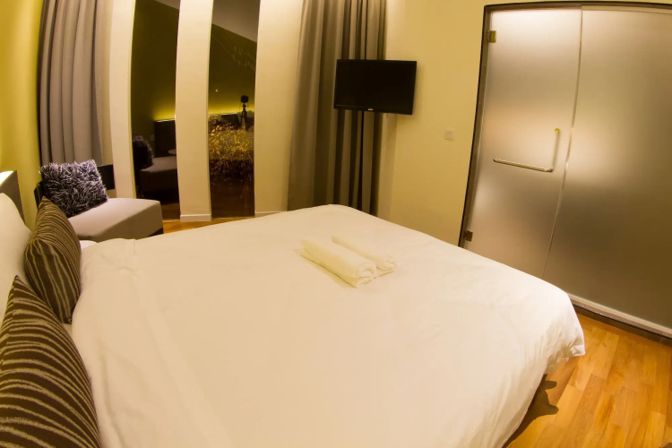 Mood Hotel