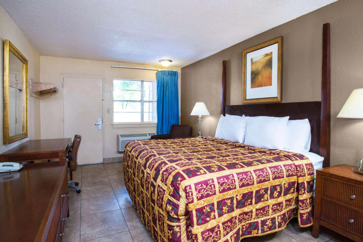 Knights Inn Orlando