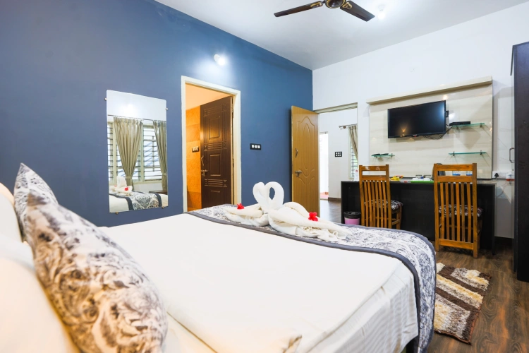 Standard Double room with garden view