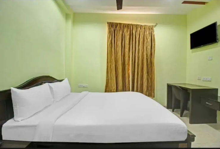 Goroomgo LA GRACE Suit Bhubaneshwar