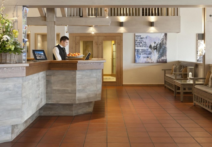 HUUS Hotel Gstaad photo 37