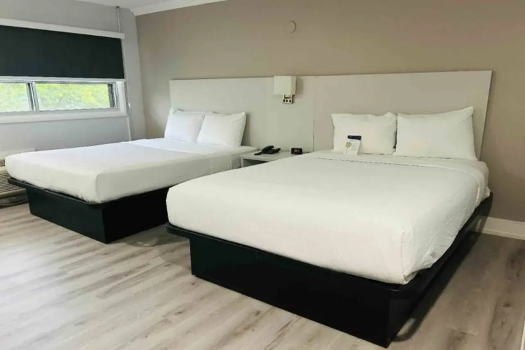 Canada Continental Hotel