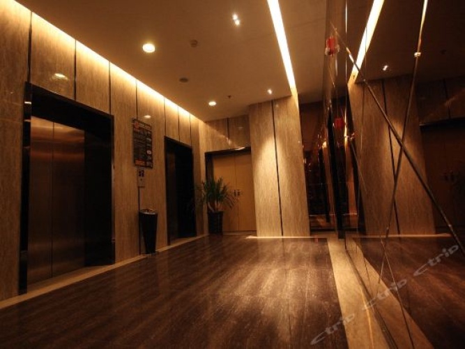 Super 8 Collection Hotel (Lanzhou Railway Station Hongxingxiang Subway Station)