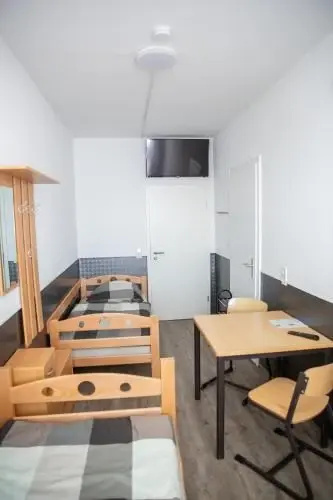 Monteurwohnung - Hostel - Zimmer - Hotel easy