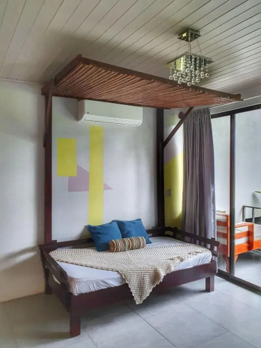 Yellow Tree Suites