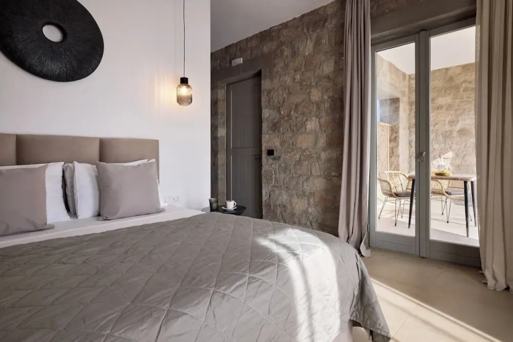 Kedros Milos Suites