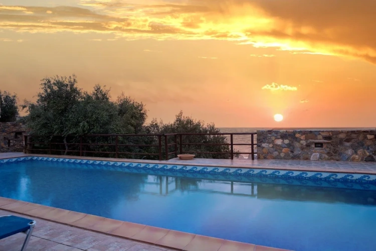 4 Bedrooms Family Villa with sea view