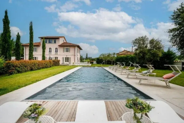 Villa Alpaca in Orentano