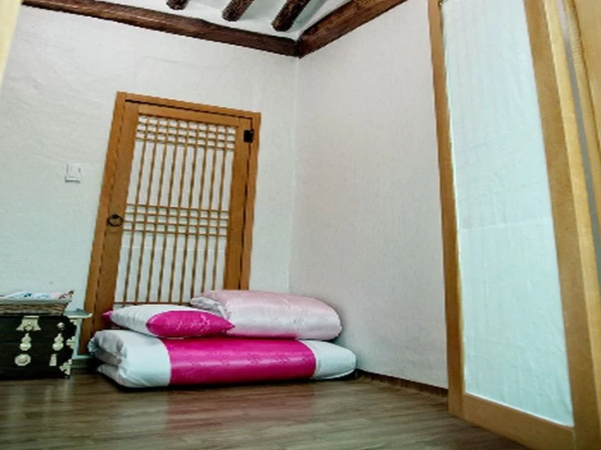 Lili House