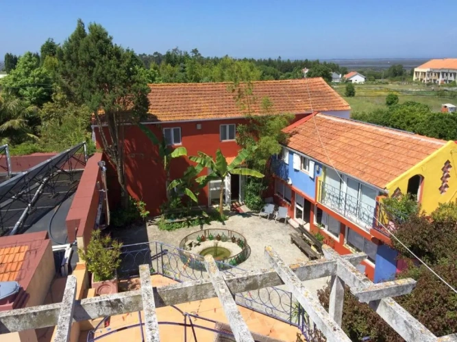 4 Bedrooms Cottage