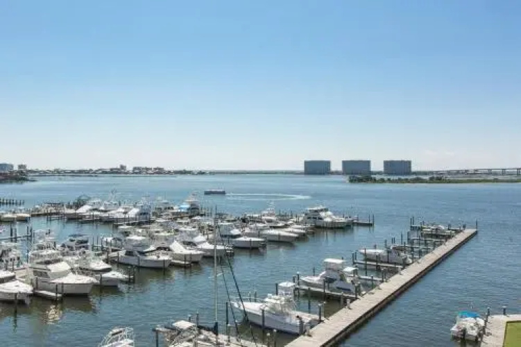 The Moorings Unit 516