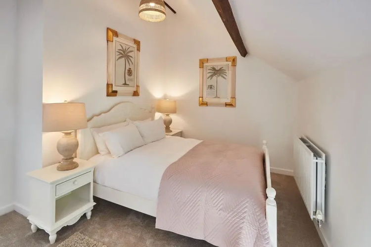 Host Stay Daisy Cottage