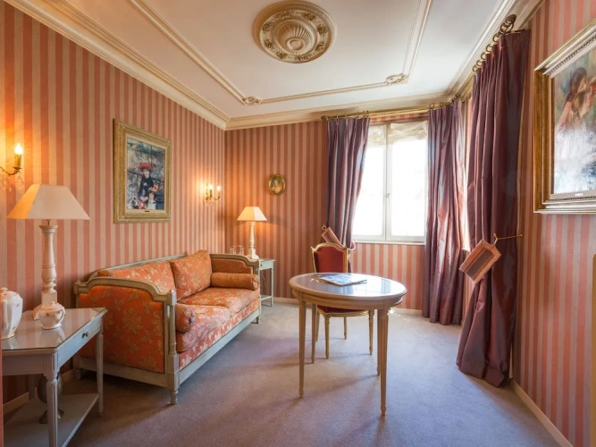 Suite with balcony