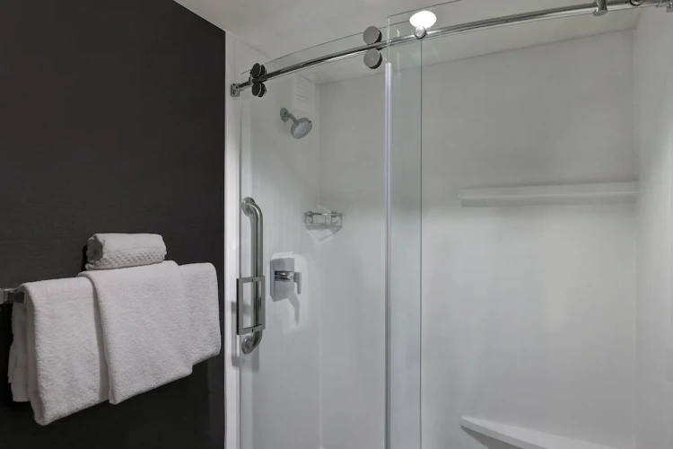 1 Bedroom Suite