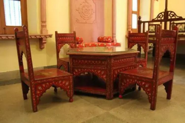 Ishwari Niwas Palace