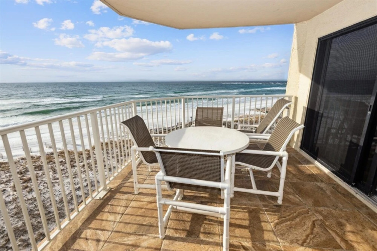 Inlet Reef 402 2 Bedroom Condo by RedAwning