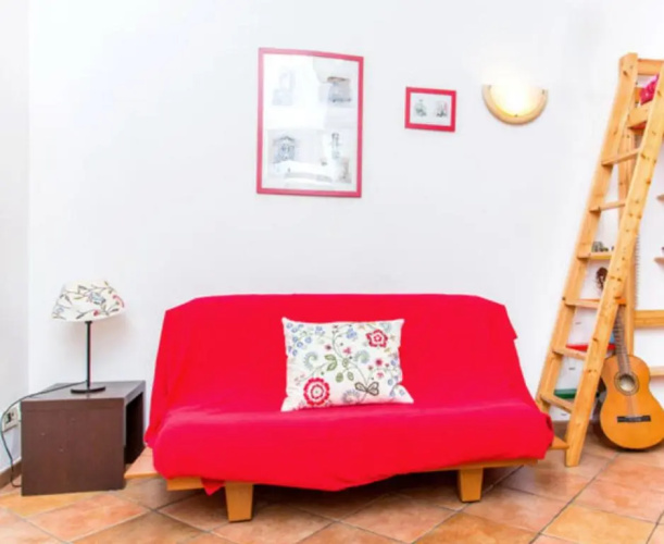 Studio with enclosed garden and wifi at Roma