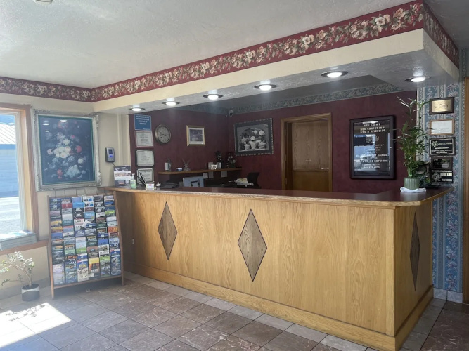 Red Carpet Inn Medford