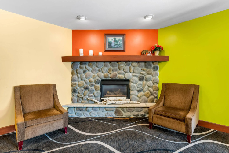 Econo Lodge Inn & Suites Eau Claire South