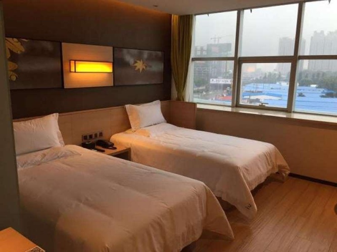 Economy Twin room with city view