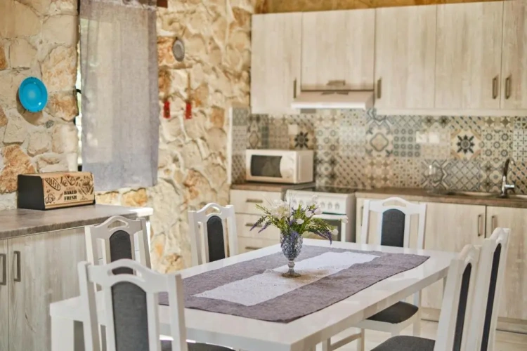 2 Bedrooms Villa