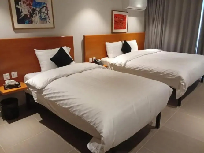 The Avenue Hotel
