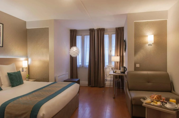 Standard Triple room