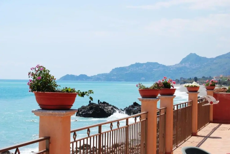 1 Bedroom Apartment with sea view
