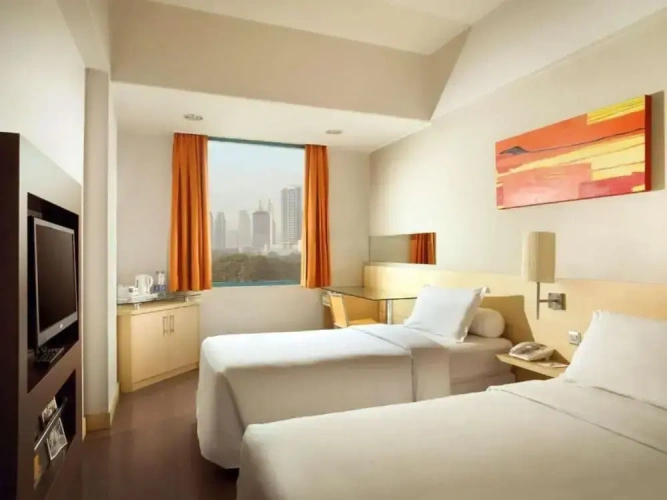 Standard Twin room with city view