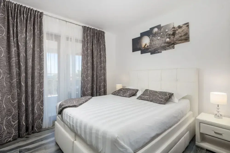 4 Bedrooms Villa with balcony and with sea view
