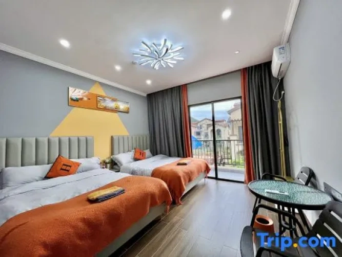 2 Bedrooms Villa