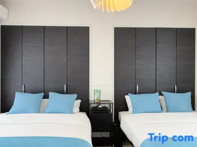 Free 7-Seater Car | Airport Transfer / Sunstone Residence 2F