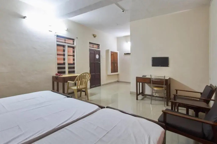 Hotel Embassy