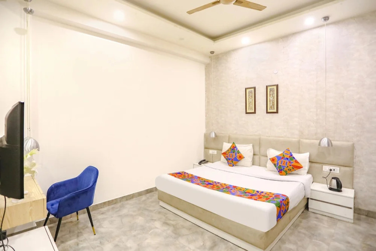 Fabhotel F9 Sector 19