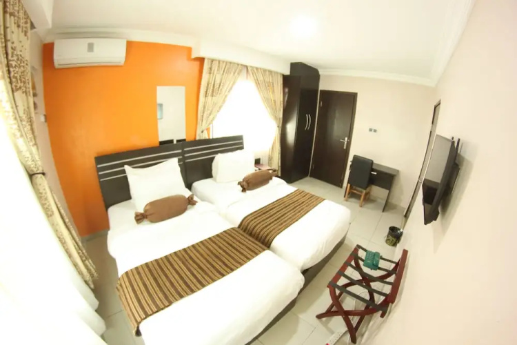 Celia's Suites