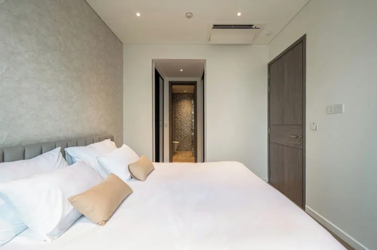 1 Bedroom Luxury Apartment with balcony and with pool view