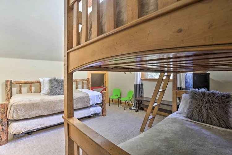 4 Bedrooms Cottage