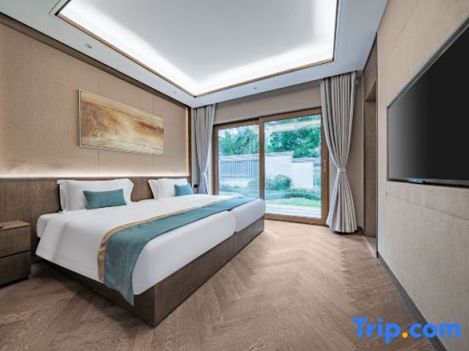 3 Bedrooms Standard room with courtyard view