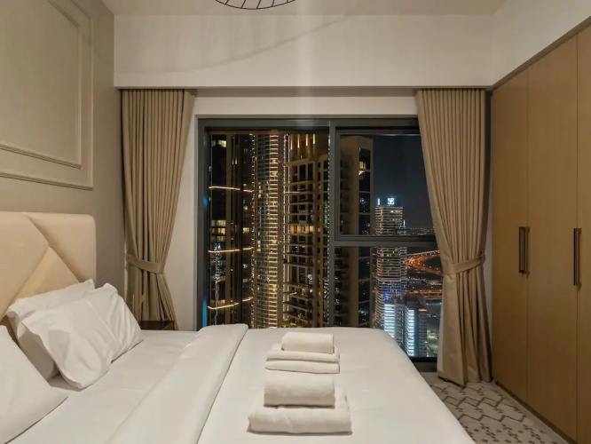 Panoramic Burj Khalifa View by Propigo
