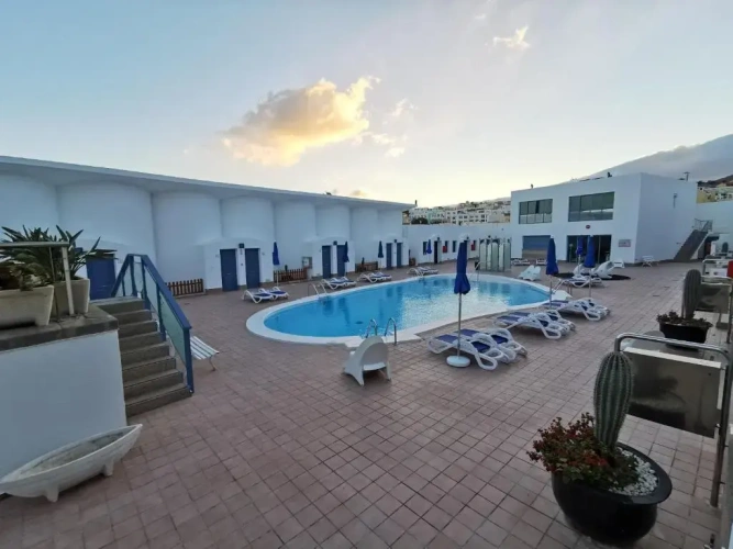 Apartment with pool view