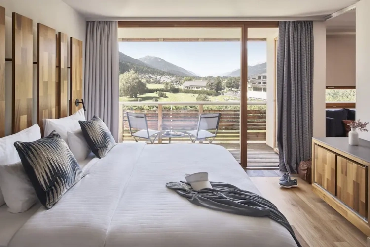 Junior Suite with balcony and with mountain view