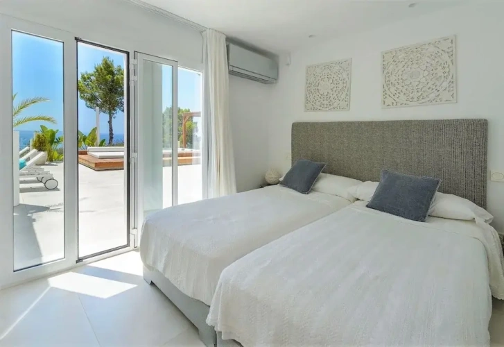 5 Bedrooms Deluxe Villa