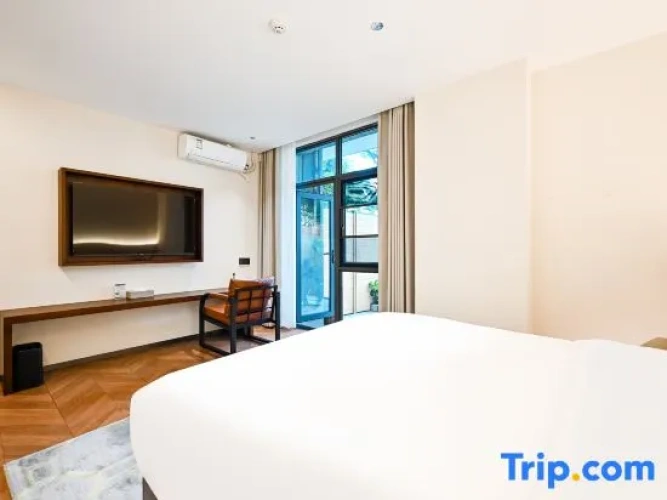 Standard Double room with courtyard view