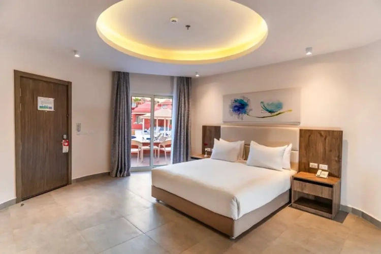 Deluxe Triple room with garden view