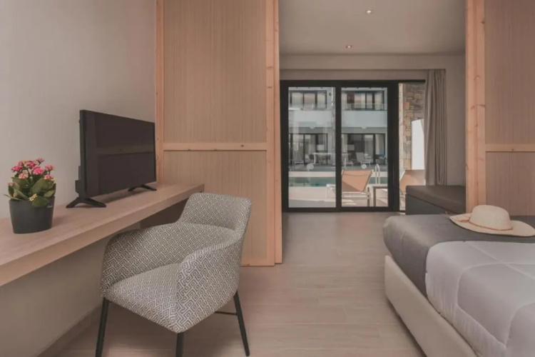 Cavo Suites