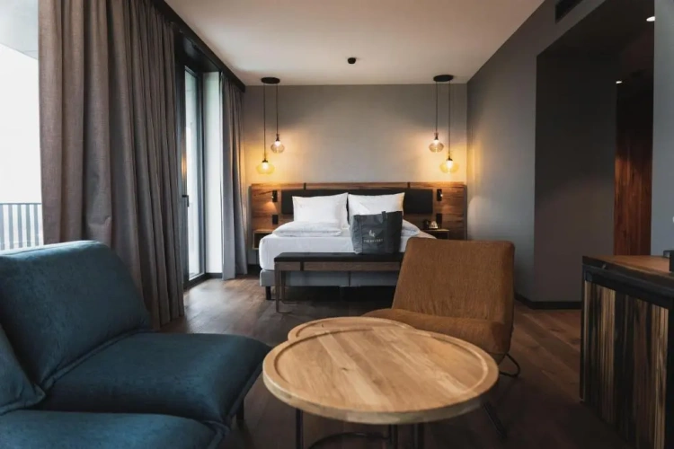 Deluxe Suite