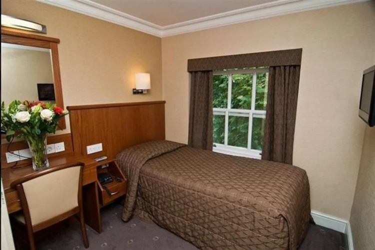 Orchard Hotel