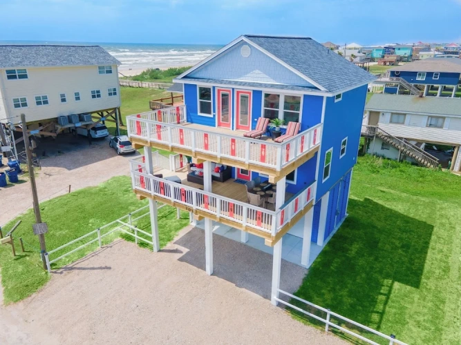 3 Bedrooms Cottage with balcony