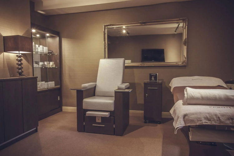 Peak Edge Hotel